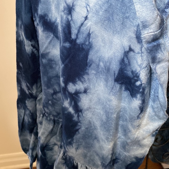 Baea Los Angeles tie dye sweater. BNWT - Picture 2 of 7